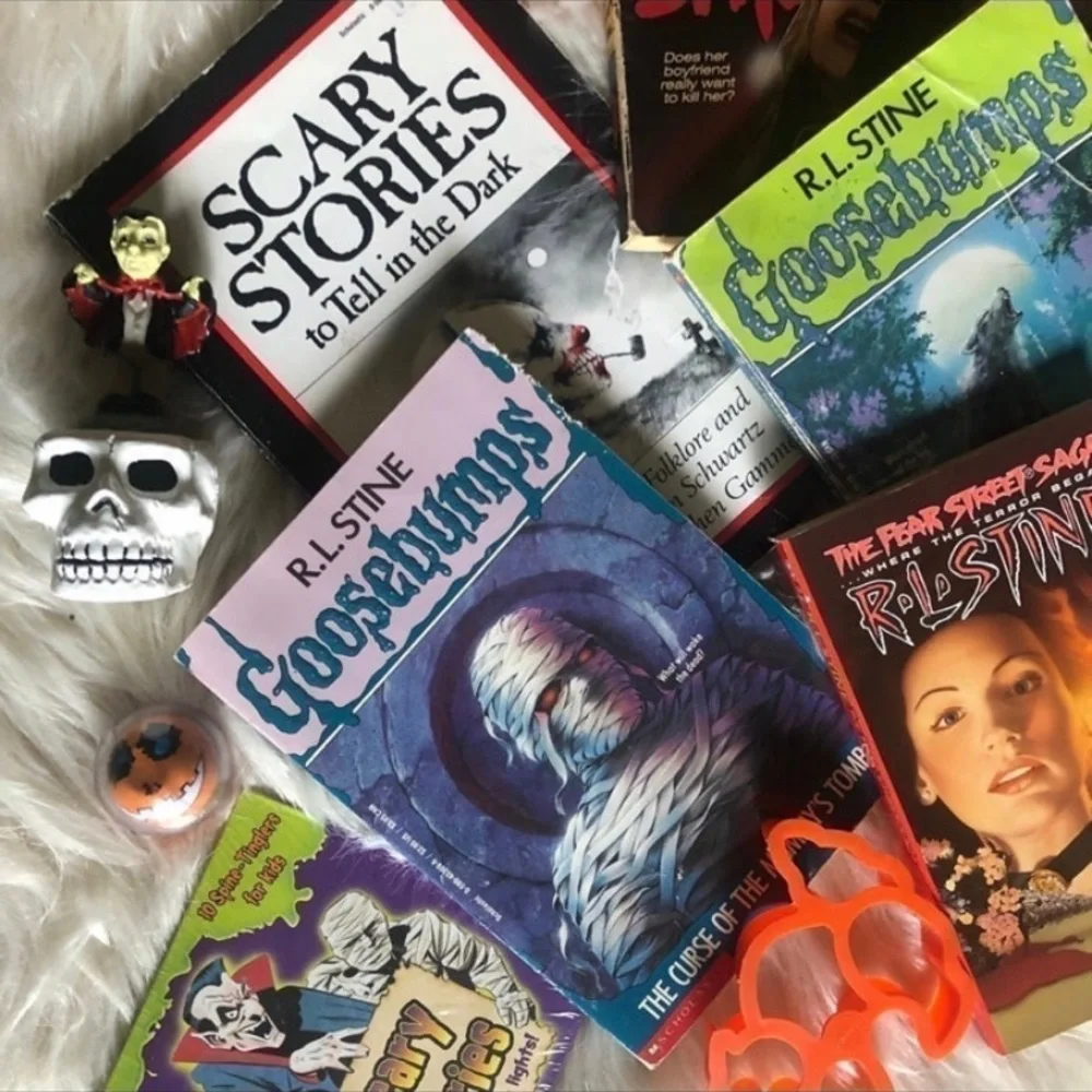 80s/90s Halloween Mystery Box - Picture 2 of 6